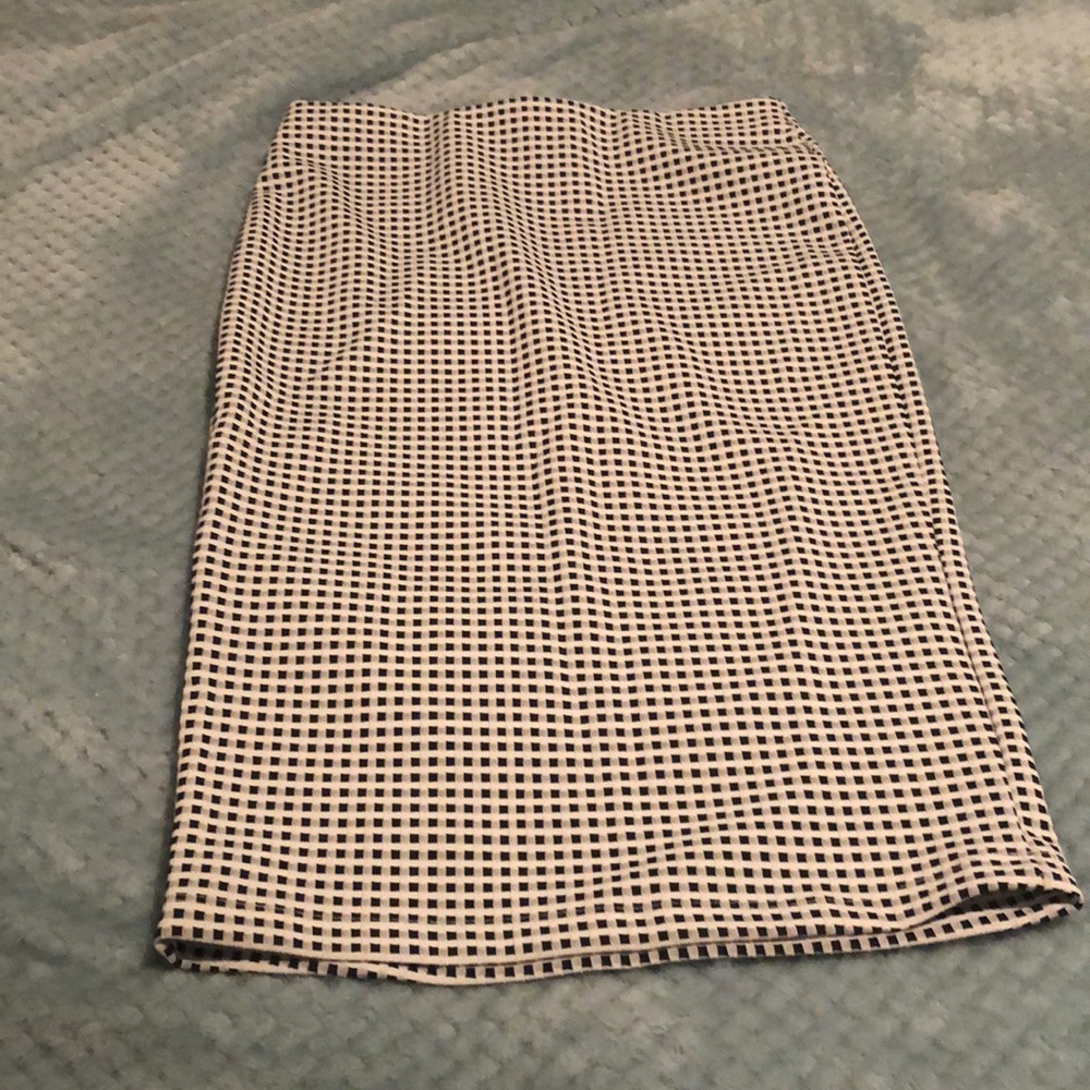 Forever 21 Bodycon Black and White Pencil Skirt